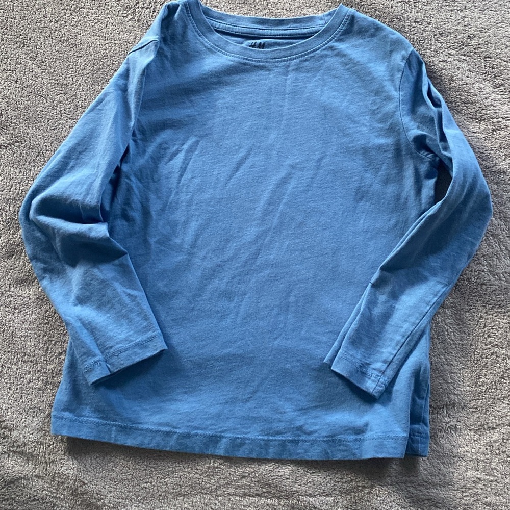 Bundle of 3 H&M Boys’ Long Sleeve Tees & Sweater - Size 5T/6 - Picture 4 of 7
